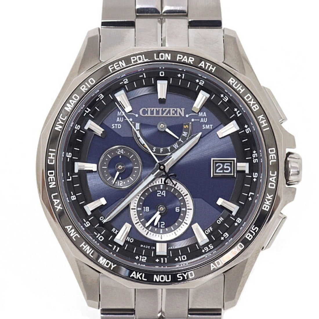 CITIZEN Men's Watch Eco-Drive Radio-Controlled H820-T023096 SS Navy Dial: --- Catalog ---Category: SizeWrist Size: 20.39cm / 8.03''Case Diameter: 41mm / 1.61''Category: DesignType: WristwatchGender: MenColor (Dial): NavyMaterial (Band): Stainless steelMaterial (Case): Stain