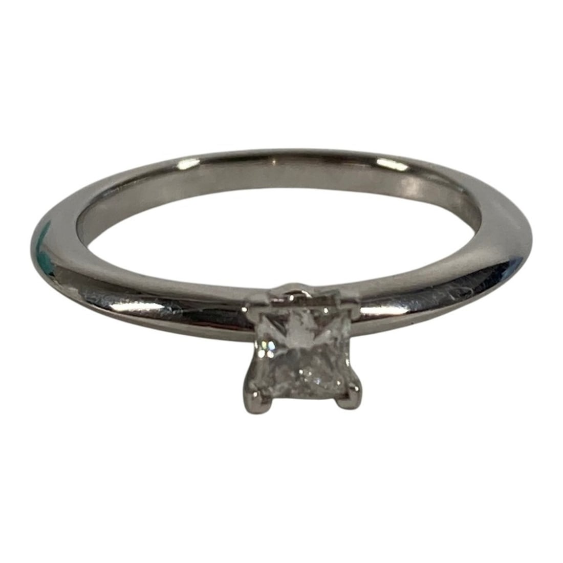 TIFFANY&Co. Tiffany & Co. D0.19ct Diamond Princess Cut Platinum Ring/Jewelry Pt950 Women's Silver: --- Catalog ---Category: SizeJP Size: 7.5US Size: 4Category: DesignType: Band ringColor: PlatinumStone: DiamondGender: WomenMaterial: Platinum 950Weight (ct.): 0.19Category: GeneralBrand: Tiffany--- I