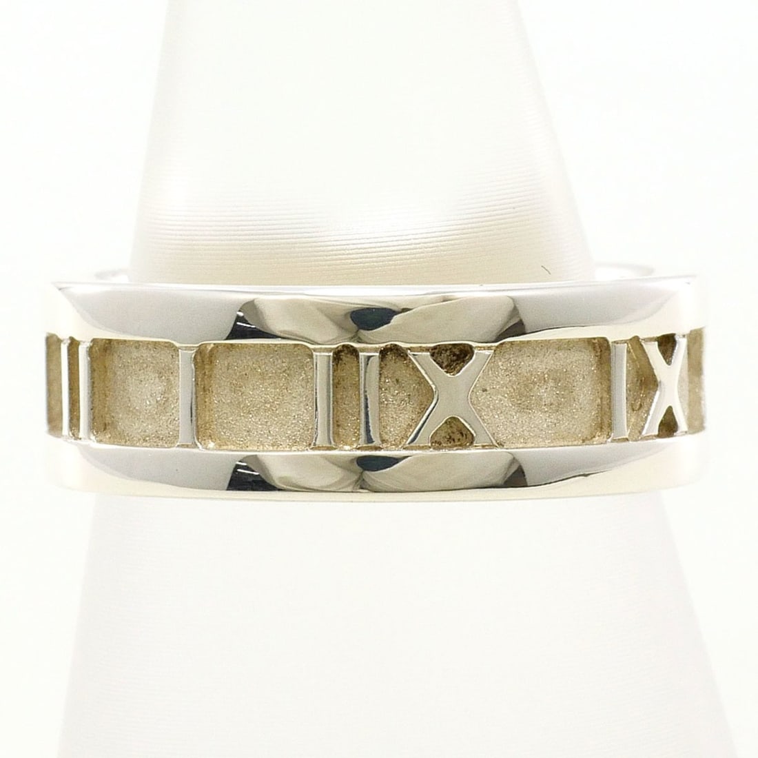 Tiffany & Co. Atlas Silver Ring, 1 piece, Total Weight 5.4g, Jewelry: --- Catalog ---Category: SizeJP Size: 11.5US Size: 6Category: DesignType: Band ringGender: WomenMaterial: Silver 925Category: GeneralBrand: Tiffany--- Item List ---Section: ConditionRanking: Rank SA U