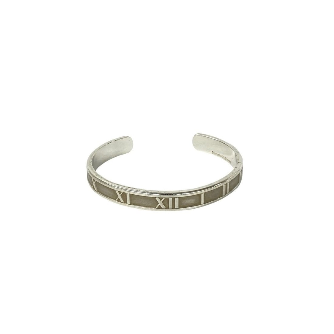 TIFFANY&Co. Tiffany Atlas Bangle, Sterling Silver 925 Bracelet, Accessory, Jewelry, Women's, 13312: --- Catalog ---Category: SizeLength: 15.5cm / 6.1''Category: DesignType: BangleColor: SilverGender: WomenMaterial: Silver 925Category: GeneralBrand: Tiffany--- Item List ---Section: ConditionRanking: 