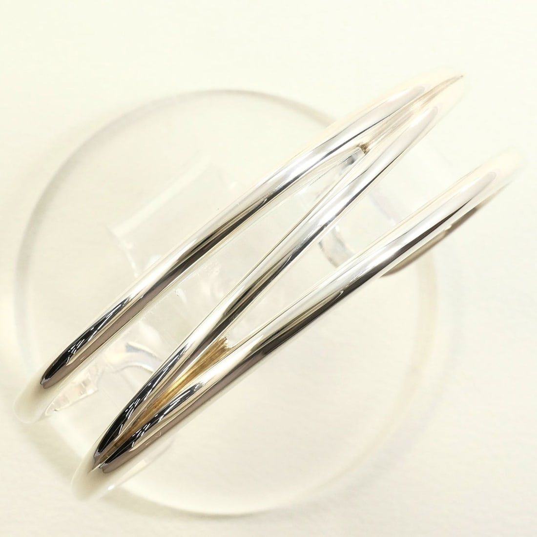 Tiffany & Co. Diagonal Sterling Silver 925 Bangle, Total Weight: Approximately 28.5g, Jewelry, Like: --- Catalog ---Category: SizeLength: 15.5cm / 6.1''Category: DesignType: BangleColor: SilverGender: WomenMaterial: Silver 925Category: GeneralBrand: Tiffany--- Item List ---Section: ConditionRanking: 
