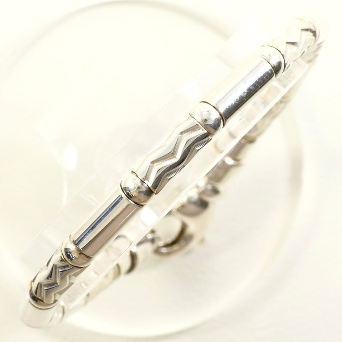 Tiffany & Co. Aztec Zigzag Silver 925 Bracelet, Approximately 18cm, Total Weight: 21.3g, Jewelry,: --- Catalog ---Category: SizeLength: 18cm / 7.08''Category: DesignType: Charm braceletColor: SilverGender: WomenMaterial: Silver 925Category: GeneralBrand: Tiffany--- Item List ---Section: ConditionRa