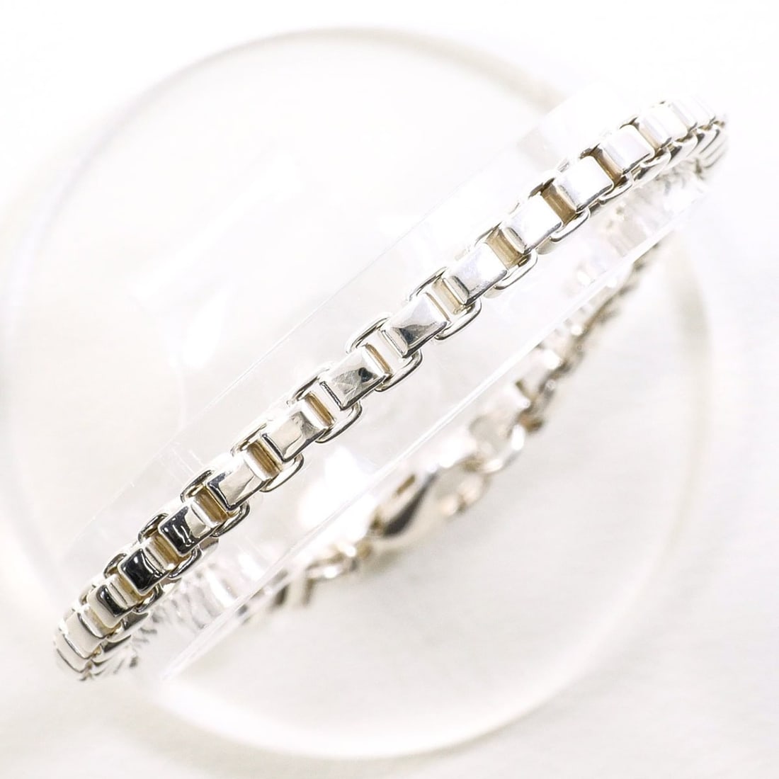 Tiffany & Co. Venetian Sterling Silver Bracelet, Total Weight: Approximately 15.1g, Jewelry, Like: --- Catalog ---Category: SizeTotal Length: 18.5cm / 7.28''Category: DesignType: Charm braceletGender: Men,WomenMaterial: Silver 925Category: GeneralBrand: Tiffany--- Item List ---Section: ConditionRan