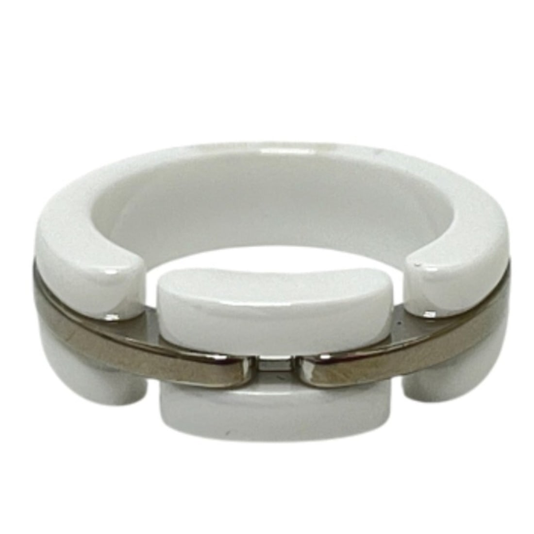 CHANEL Ultra Accessory Jewelry Ring, Ceramic, Au750, Women's, White: --- Catalog ---Category: SizeUS Size: 5.5Brand Size: 50Category: DesignType: Band ringColor: Silver, WhiteGender: WomenMaterial: Ceramic, Gold (18K)Category: GeneralBrand: Chanel--- Item List ---Secti