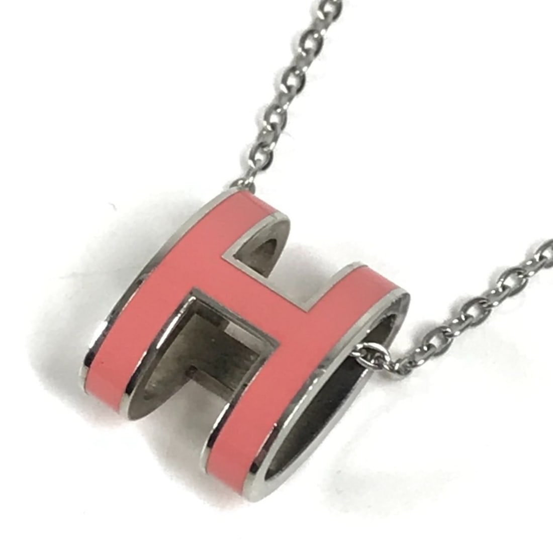 HERMES Pop H Chain Necklace, Accessory, Jewelry, Logo Metal, Women's, Pink: --- Catalog ---Category: SizeNeck Circumference: 44.5 cm / 17.51''Category: DesignColor: Pink, SilverGender: WomenMaterial: MetalNecklace Type: NecklaceCategory: GeneralLine: Pop HBrand: HermesCountry