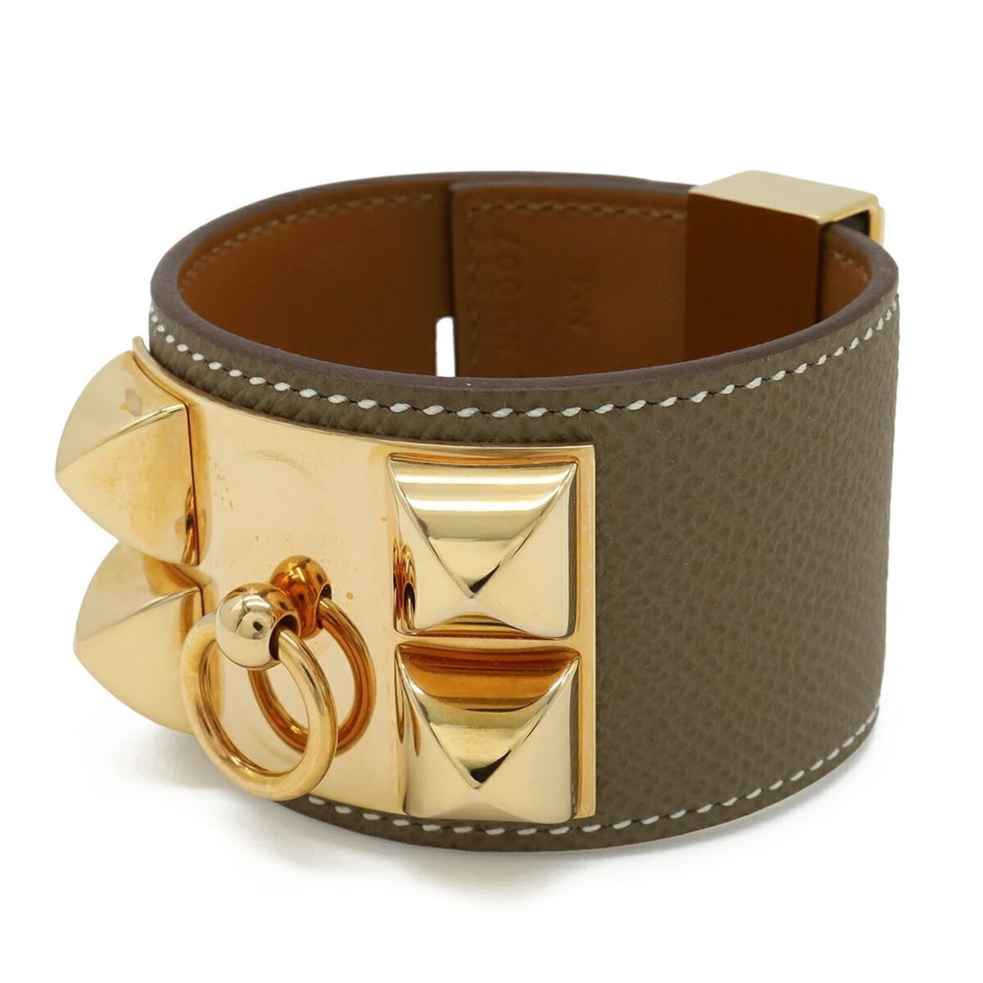 HERMES Collier de Chien Medor Bracelet Bangle Studs Veau Epsom Leather Etoupe Greige #T2 Z Stamp: --- Catalog ---Category: SizeWidth: 4cm / 1.57''Length: 15.5cm - 18cm / 6.1'' - 7.08''Category: DesignType: Charm braceletColor: Etoupe grayGender: WomenMaterial: Epsom leatherCategory: GeneralLine: