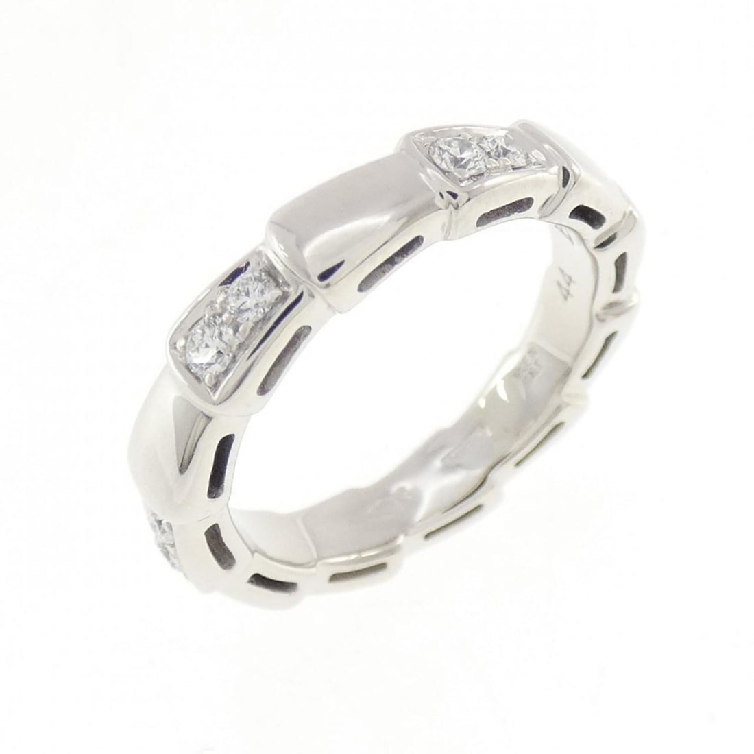 Bvlgari Serpenti Viper Ring: --- Catalog ---Category: SizeJP Size: 4US Size: 3Category: DesignColor: White goldGender: WomenMaterial: White gold (18K)Category: GeneralBrand: Bvlgari--- Item List ---Section: ConditionRanking: