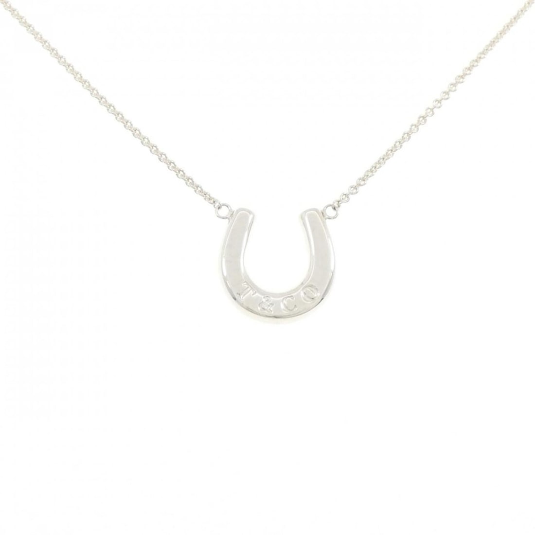 Tiffany Horseshoe Necklace: --- Catalog ---Category: SizePendant Size: 17.4mm x 16.9mm / 0.68'' x 0.66''Neck Circumference: 41 cm / 16.14''Category: DesignColor: SilverGender: WomenMaterial: Silver 925Pendant Type: