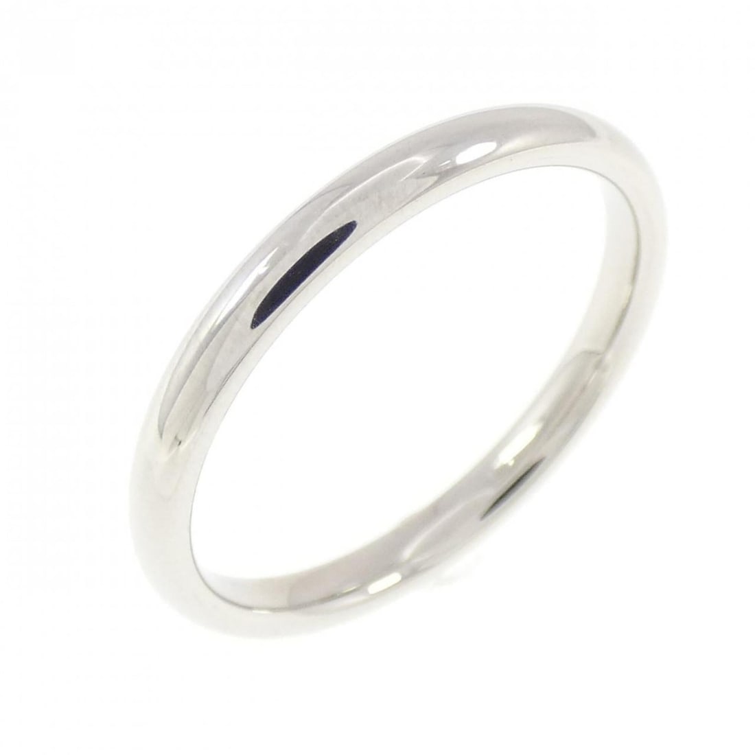 Chanel John Parisien Ring: --- Catalog ---Category: SizeWidth: 2.4mm / 0.09''Weight: 4.2g / 0.14oz.JP Size: 16.5US Size: 8Category: DesignType: Band ringGender: WomenMaterial: Platinum 950Category: GeneralBrand: Chanel--- Item