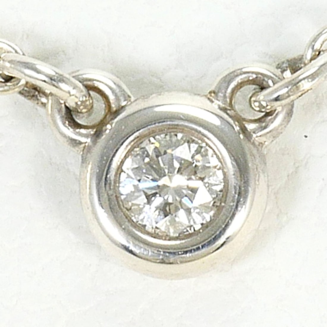 Tiffany & Co. By the Yard Silver Necklace with Diamond (no carat marking), Total Weight 1.5g, 40cm,: --- Catalog ---Category: SizePendant Size: 4mm x 5mm / 0.15'' x 0.19''Neck Circumference: 40 cm / 15.74''Category: DesignColor: SilverGender: WomenMaterial: Silver 925Necklace Type: NecklaceCategory: 