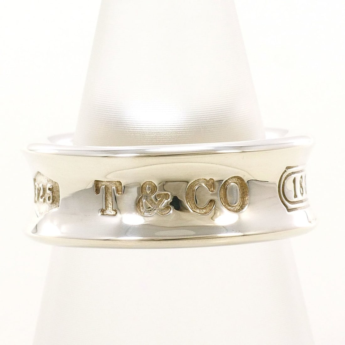 Tiffany & Co. 1837 Silver Ring, Total Weight 6.9g, Like New, Gift Wrapping Available.: --- Catalog ---Category: SizeJP Size: 8.5US Size: 4.5Category: DesignType: Band ringGender: WomenMaterial: Silver 925Category: GeneralBrand: Tiffany--- Item List ---Section: ConditionRanking: Rank SA 