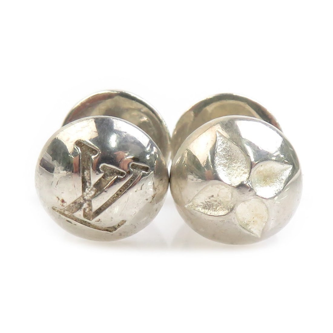 Louis Vuitton Cufflinks, Metal, Taiga Leather, Silver, Bordeaux, Men's, e61837a: --- Catalog ---Category: SizeSize (HxWxD): 12.00mm x 12.00mm / 0.47'' x 0.47''Category: DesignType: CufflinksColor: Bordeaux, SilverGender: MenMaterial: MetalCategory: GeneralBrand: Louis Vuitton--- I
