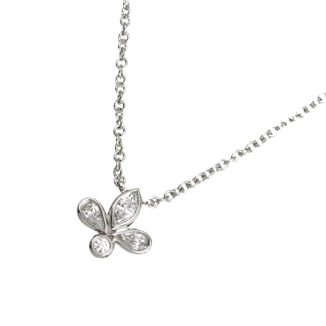 Tiffany & Co. Fleur de Lis Diamond Necklace, 40cm, Platinum (Pt): --- Catalog ---Category: SizePendant Size: 7.4mm x 7.7mm / 0.29'' x 0.3''Neck Circumference: 40 cm / 15.74''Category: DesignColor: SilverGender: WomenMaterial: Platinum 950Necklace Type: NecklaceCateg