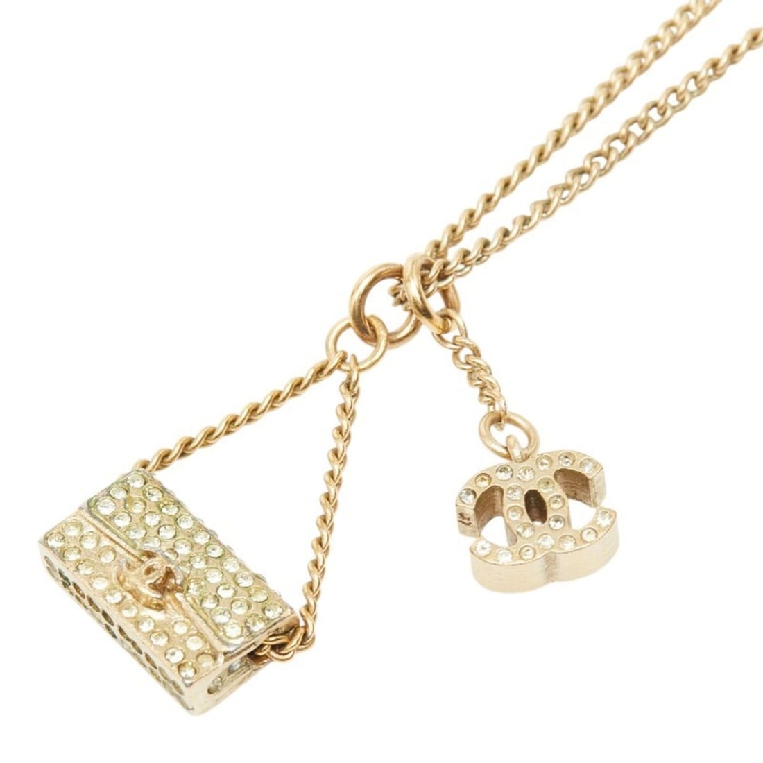 Chanel Coco Mark Matelassé Bag Motif Chain Pendant Necklace Gold Rhinestone Plated Women's CHANEL: --- Catalog ---Category: SizePendant Size: 18.8mm x 15mm / 0.74'' x 0.59''Neck Circumference: 45 cm / 17.71''Category: DesignColor: GoldStone: RhinestoneGender: WomenMaterial: Gold platingPendant Type