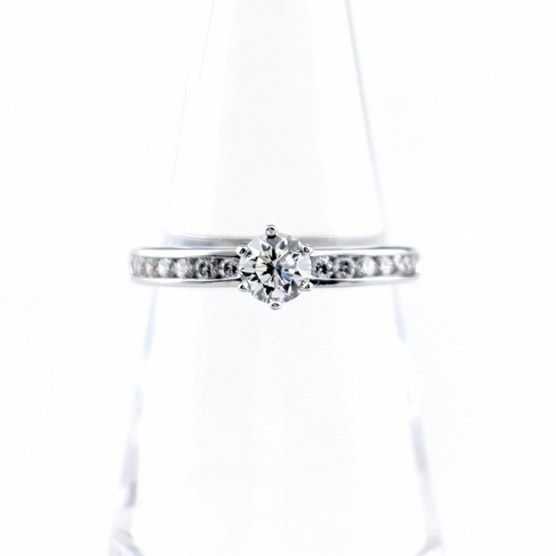 Tiffany & Co. Solitaire Half Eternity Ring, Platinum, Diamond, Melee 1P Diamond Pt950, Women's Ring: --- Catalog ---Category: SizeJP Size: 11US Size: 6Category: DesignType: Band ringGender: WomenMaterial: Platinum 950Category: GeneralBrand: Tiffany--- Item List ---Section: ConditionRanking: Rank AB U