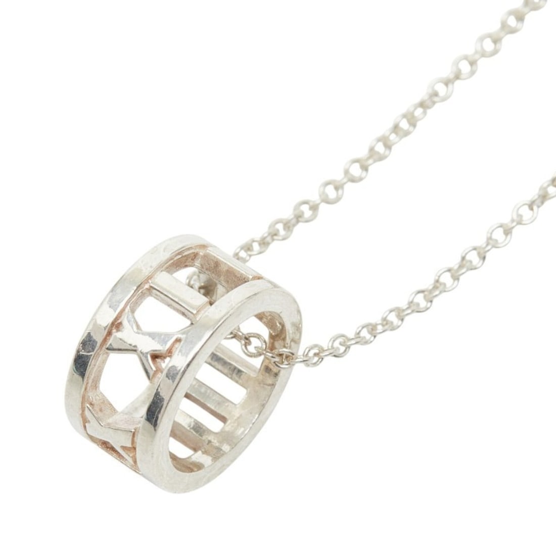 Tiffany & Co. Atlas Ring Chain Pendant Necklace, SV925 Silver, Women's.: --- Catalog ---Category: SizePendant Size: 10.2mm x 5.1mm / 0.4'' x 0.2''Neck Circumference: 40.5 cm / 15.94''Category: DesignColor: SilverGender: WomenMaterial: Silver 925Necklace Type: Pendant neckl