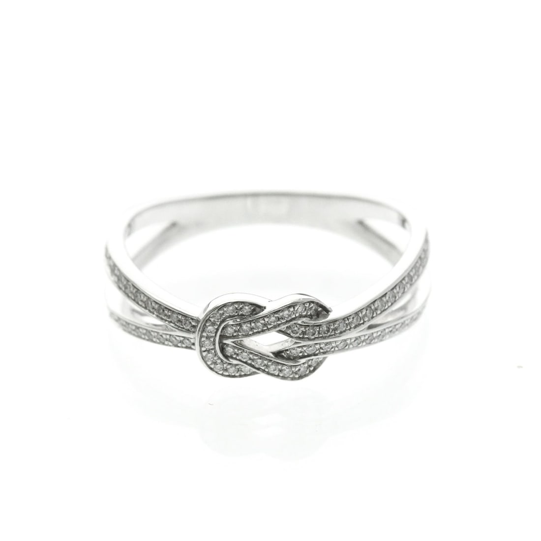 Fred Chance Infini Diamond Ring White Gold (18K) Fashion Diamond Band Ring Silver: --- Catalog ---Category: SizeWidth: 4.5mm / 0.18''Weight: 3g / 0.1oz.JP Size: 12US Size: 6Brand Size: 52Category: DesignType: Band ringColor: SilverMetal: White GoldStone: DiamondStyle: FashionGender: