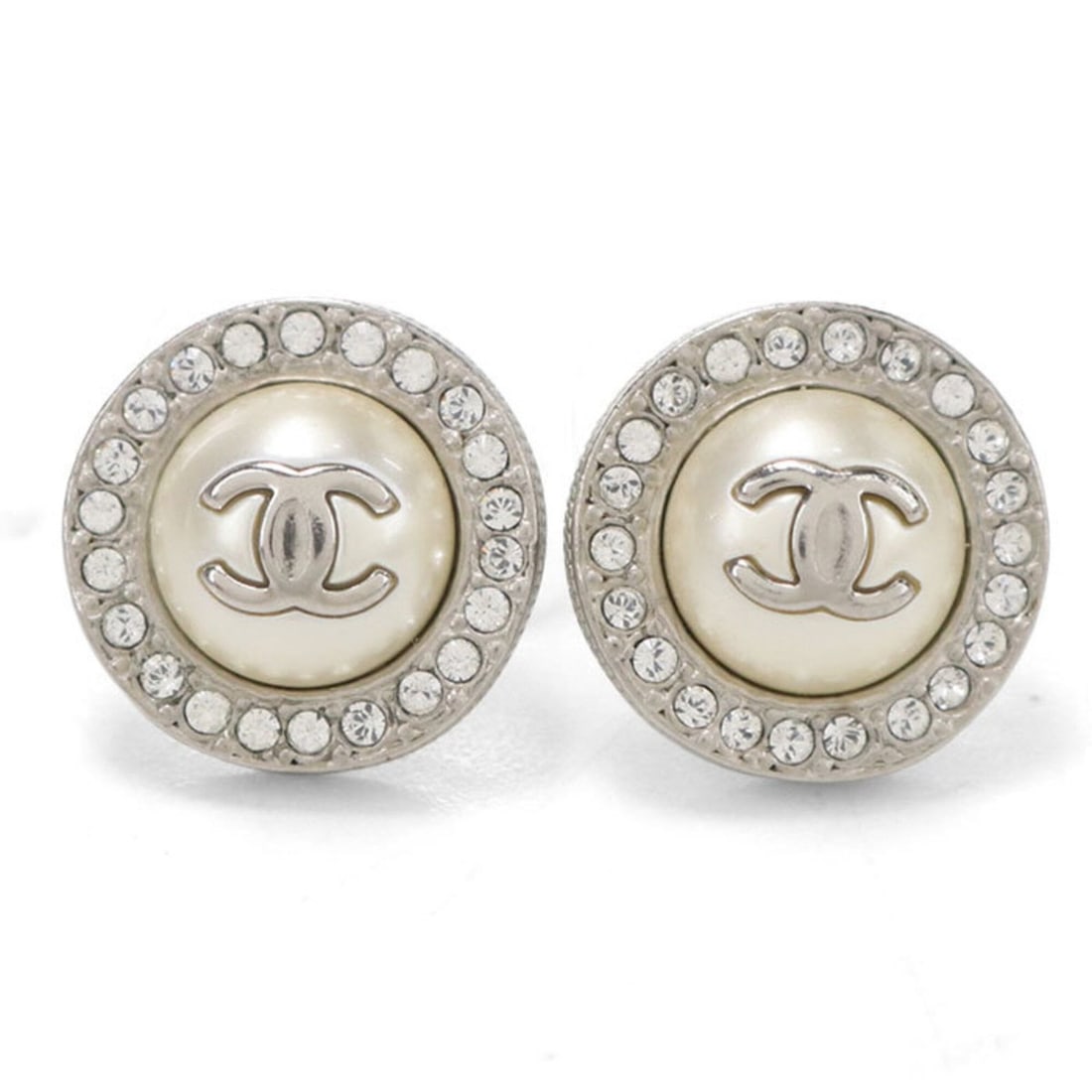CHANEL Coco Mark Earrings for Women, Silver: --- Catalog ---Category: SizeSize (HxWxD): 12.00mm x 12.00mm / 0.47'' x 0.47''Category: DesignType: Stud earringsColor: SilverGender: WomenMaterial: MetalCategory: GeneralBrand: ChanelCountry of Origi