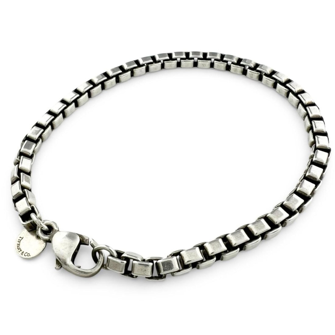 TIFFANY&Co. Tiffany Venetian Bracelet, SV925, 19cm length, 15.5g weight, Men's.: --- Catalog ---Category: SizeLength: 19cm / 7.48''Category: DesignType: Charm braceletColor: SilverGender: MenMaterial: Silver 925Category: GeneralBrand: Tiffany--- Item List ---Section: ConditionRank