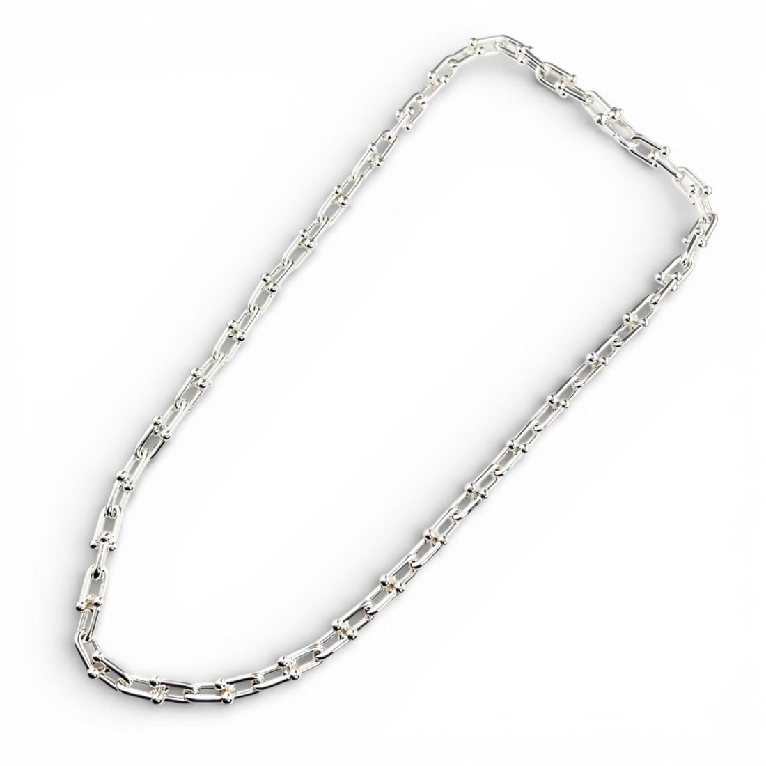 TIFFANY&Co. Tiffany HardWear Small Link Necklace, 64 links, AG925 sterling silver, Made in Italy,: --- Catalog ---Category: SizeNeck Circumference: 45 cm / 17.71''Category: DesignColor: SilverGender: WomenMaterial: Silver 925Necklace Type: NecklaceCategory: GeneralBrand: TiffanyCountry of Origin: