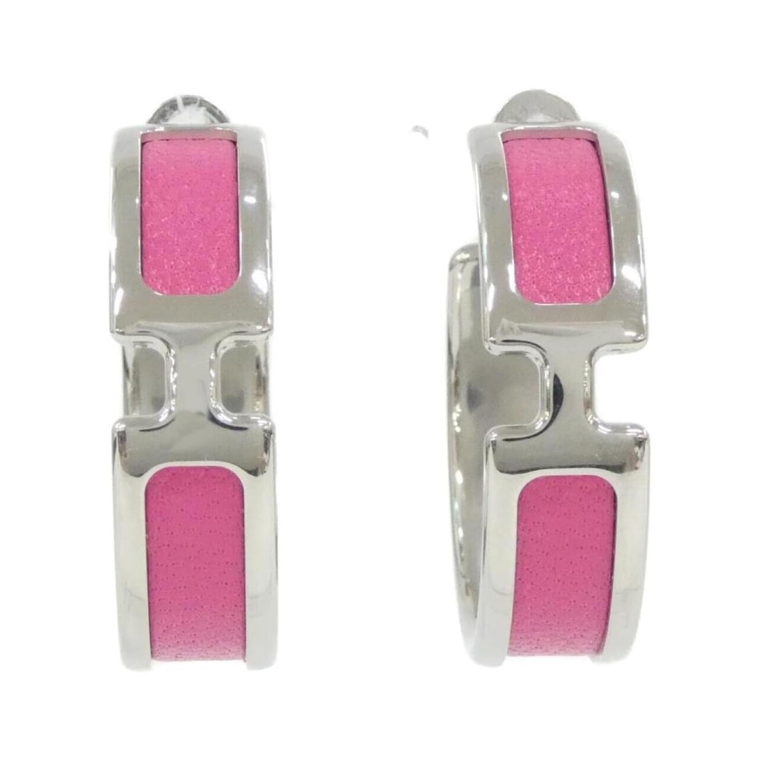 Hermes Olympe GM 011064CK Earrings: --- Catalog ---Category: SizeSize (HxWxD): 34.00mm x 10.00mm / 1.34'' x 0.39''Category: DesignType: Stud earringsColor: Pink, SilverGender: WomenCategory: GeneralMPN: 011064CKBrand: Hermes--- Item
