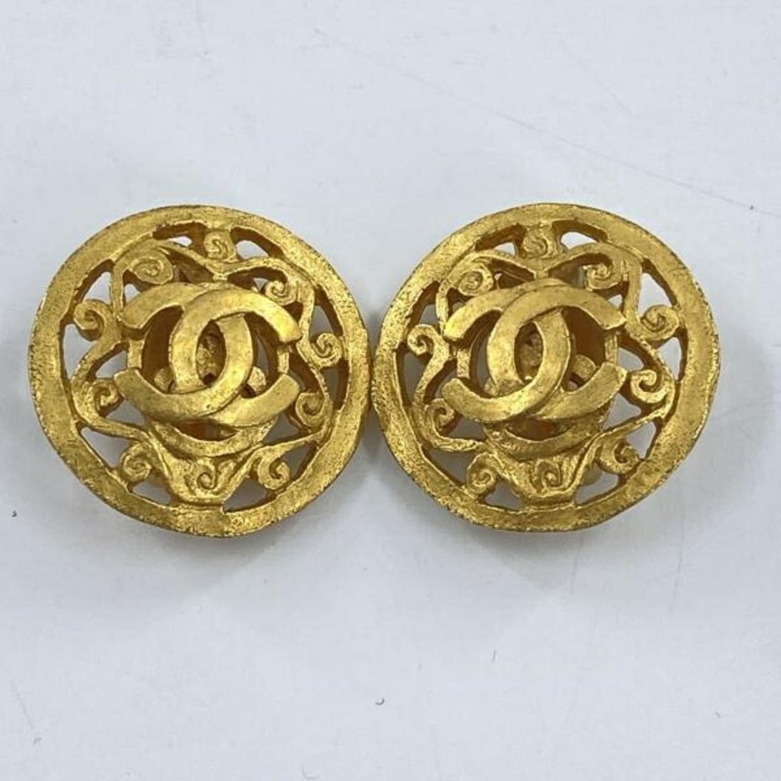 CHANEL Coco Mark Earrings, Gold Color, Chanel 95 A (1 of 15)