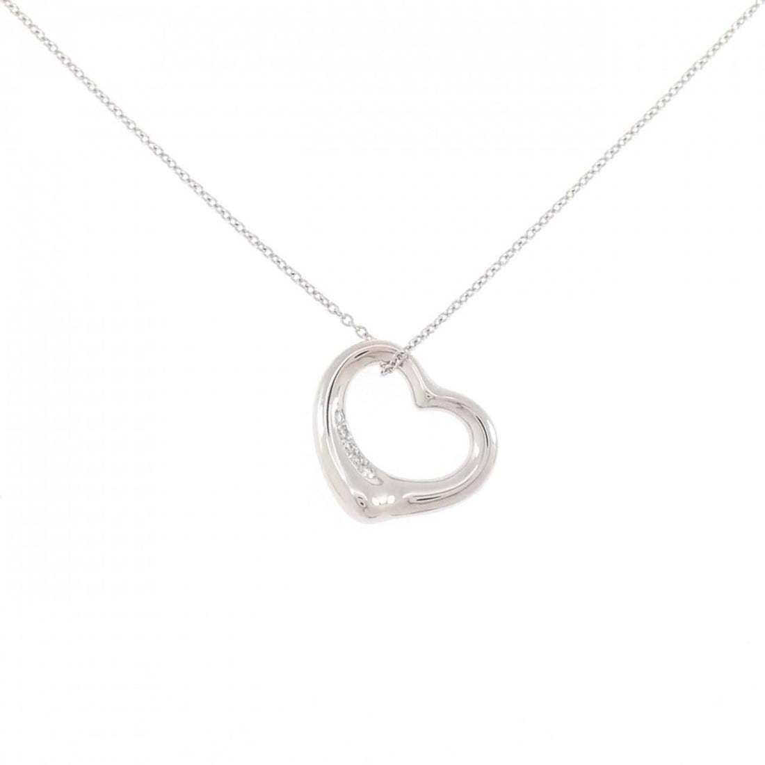 Tiffany Open Heart Necklace: --- Catalog ---Category: SizePendant Size: 14.8mm x 15.2mm / 0.58'' x 0.59''Neck Circumference: 40 cm / 15.74''Category: DesignStone: DiamondGender: WomenMaterial: Platinum 950Pendant Type: PendantNec