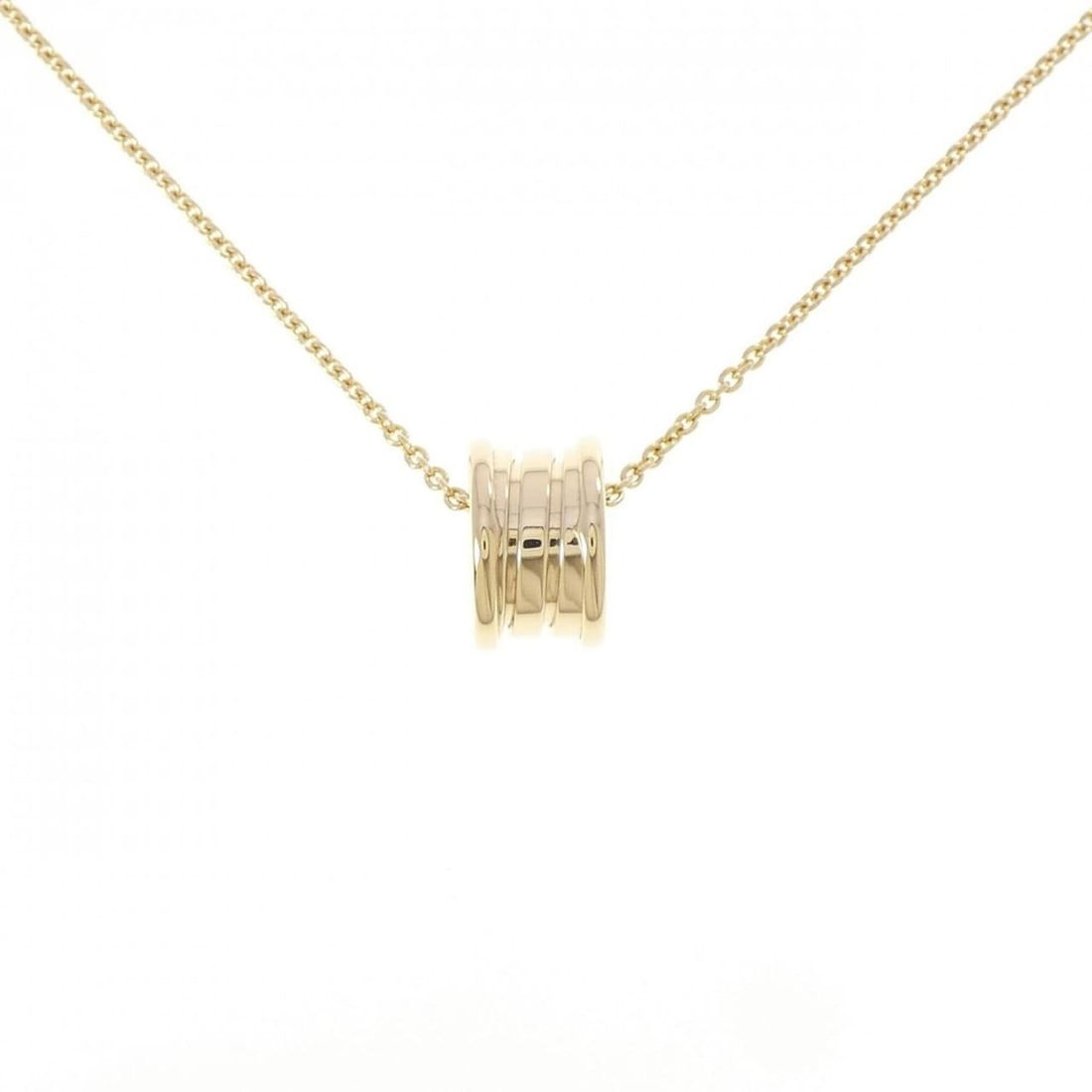 Bvlgari B.zero1 necklace: --- Catalog ---Category: SizePendant Size: 14.7mm x 8.8mm / 0.57'' x 0.34''Neck Circumference: 41 cm / 16.14''Category: DesignGender: WomenMaterial: Yellow gold (18K)Pendant Type: PendantNecklace Type