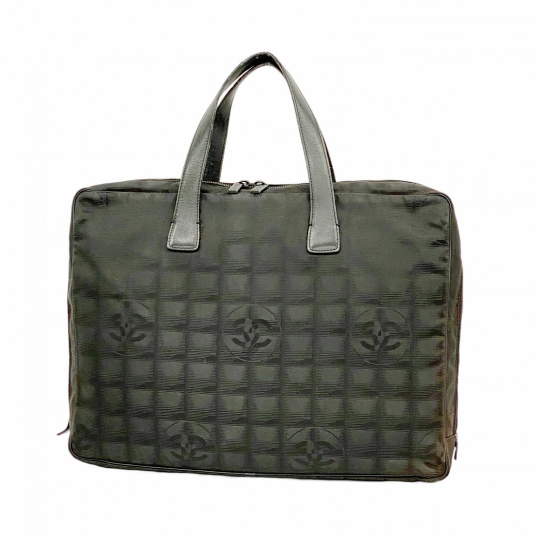 Prada PRADA Pochette Leather Pink Silver Women's e61826a: --- Catalog ---Category: SizeSize (HxWxD): 8.5cm x 11cm x 2.5cm / 3.34'' x 4.33'' x 0.98''Category: DesignType: PochetteColor: PinkGender: WomenMaterial: Leather Category: GeneralBrand: PradaCountry o