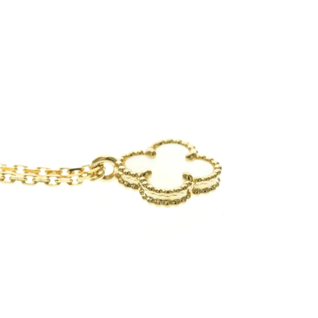 Gucci GG Logo Necklace, Interlocking G, Sterling Silver 925, Silver, Women's: --- Catalog ---Category: SizePendant Size: 16mm x 24mm / 0.62'' x 0.94''Neck Circumference: 50 cm / 19.68''Category: DesignColor: SilverGender: WomenMaterial: Silver 925Necklace Type: NecklaceCategory