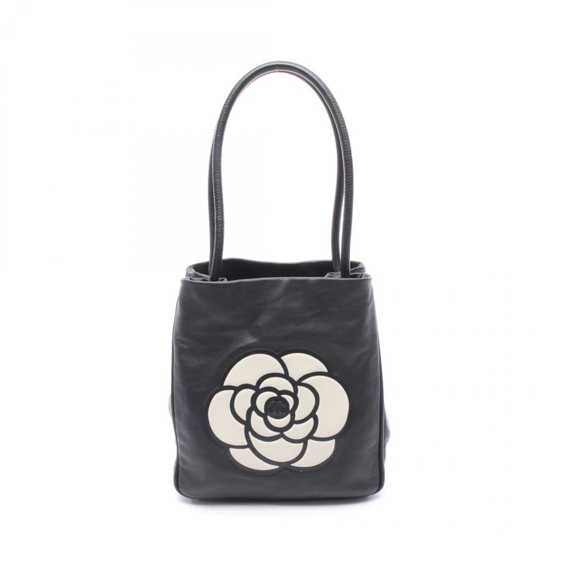 Chanel CHANEL Logo Camellia Tote Bag Handbag Lambskin Leather Women's Black/White: --- Catalog ---Category: SizeSize (HxWxD): 26cm x 24cm x 12cm / 10.23'' x 9.44'' x 4.72''Strap Length: 55cm / 21.65''Category: DesignType: Handbag, Tote bagColor: Black, WhiteGender: WomenMaterial: Le