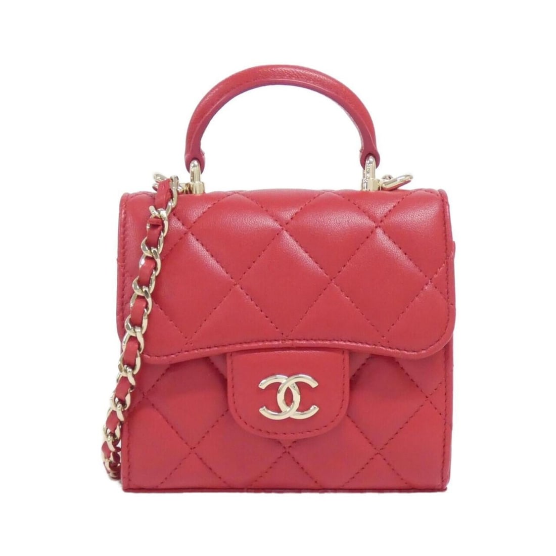 Chanel AP2682 handbag: --- Catalog ---Category: SizeSize (HxWxD): 11cm x 11cm x 5cm / 4.33'' x 4.33'' x 1.96''Category: DesignType: HandbagColor: Red colorGender: Men,WomenMaterial: Leather Hardware Color: GoldLeather/Fur