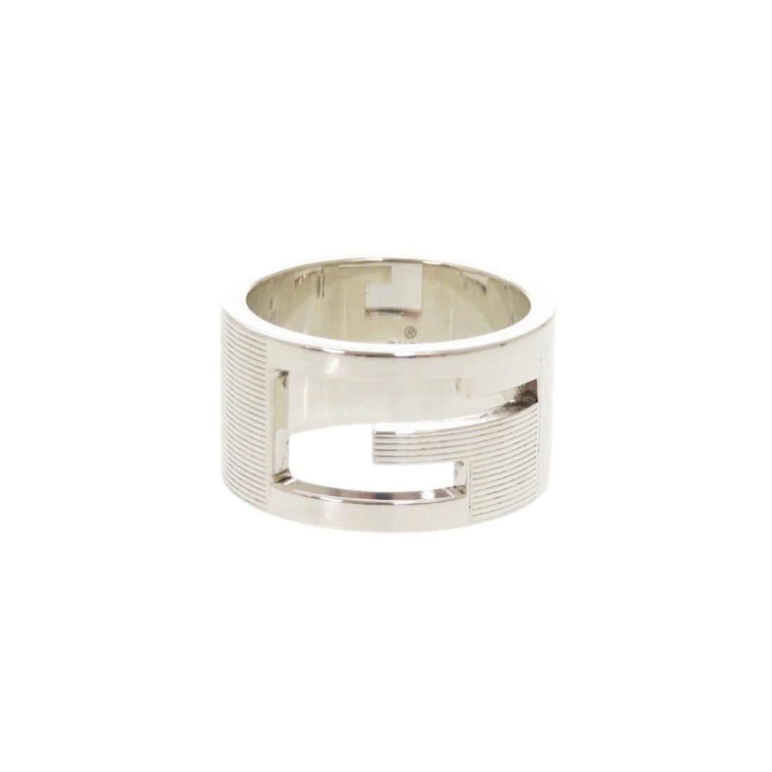 Excellent condition Gucci branded cutout G wide ring, size #16, sterling silver 925. (Item number:: --- Catalog ---Category: SizeJP Size: 16US Size: 8Category: DesignType: Band ringColor: SilverGender: WomenMaterial: Silver 925Category: GeneralBrand: GucciCountry of Origin: Italy--- Item List ---Sec