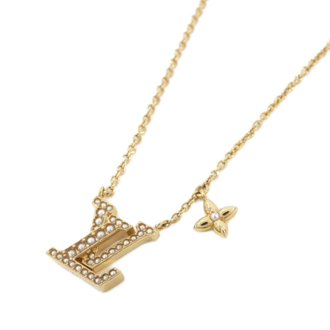 Louis Vuitton Necklace LV Iconic Pearl M01336: --- Catalog ---Category: SizePendant Size: 15mm x 13mm / 0.59'' x 0.51''Neck Circumference: 42 cm - 47.5 cm / 16.53'' - 18.7''Category: DesignColor: GoldStone: PearlGender: WomenNecklace Type: Necklac