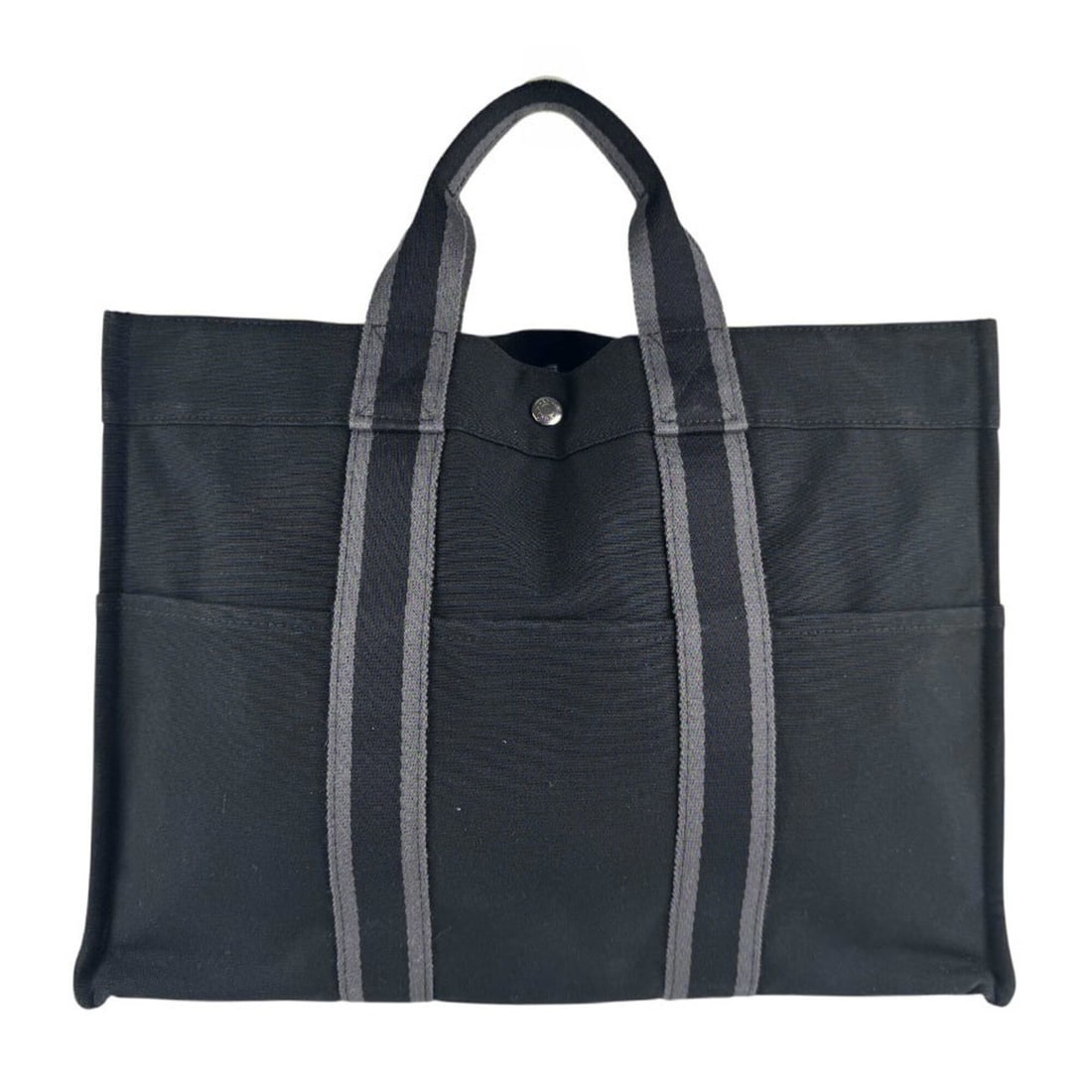 Hermes HERMES Handbag Tote Bag Fourre-Tout MM Cotton Black Gray Silver Men's Women's z9637: --- Catalog ---Category: SizeSize (HxWxD): 32cm x 42cm x 10cm / 12.59'' x 16.53'' x 3.93''Category: DesignType: Handbag, Tote bagColor: Black, GrayGender: Men,WomenMaterial: Cotton Category: GeneralBr