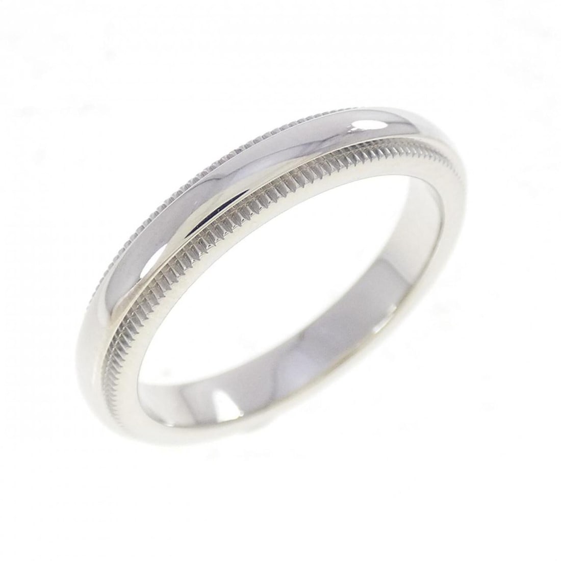Tiffany & Co. Milgrain Ring: --- Catalog ---Category: SizeWidth: 2.9mm / 0.11''Weight: 5.3g / 0.18oz.JP Size: 8US Size: 4.5Category: DesignType: Band ringGender: WomenMaterial: Platinum 950Category: GeneralBrand: Tiffany--- Item