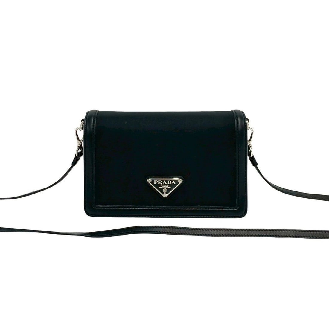 PRADA Prada Triangle Logo Hardware Nylon Leather Genuine 2-way Chain Handbag Shoulder Bag Black: --- Catalog ---Category: SizeSize (HxWxD): 11.5cm x 18cm x 3.5cm / 4.52'' x 7.08'' x 1.37''Category: DesignType: Handbag, Shoulder bagColor: BlackGender: WomenMaterial: Nylon , Leather Category: