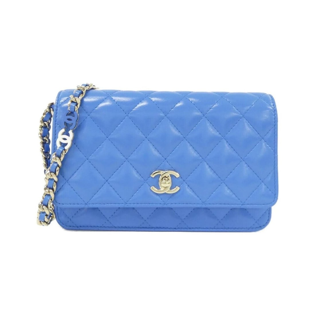 Chanel AP3779 Wallet Chain: --- Catalog ---Category: SizeSize (HxWxD): 12cm x 19cm x 4cm / 4.72'' x 7.48'' x 1.57''Category: DesignType: Chain/Shoulder walletColor: BlueGender: WomenMaterial: Leather Category: GeneralMPN: