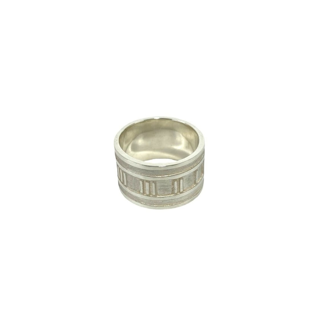 TIFFANY&Co. Tiffany Atlas Wide Ring, Sterling Silver 925, Accessory, 94344: --- Catalog ---Category: SizeJP Size: 10US Size: 5.5Category: DesignType: Band ringColor: SilverGender: WomenMaterial: Silver 925Category: GeneralBrand: Tiffany--- Item List ---Section: ConditionRanki