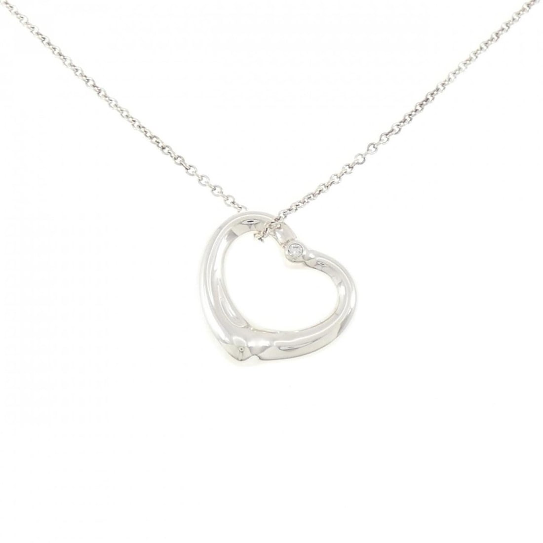 Tiffany Open Heart Necklace: --- Catalog ---Category: SizePendant Size: 21.9mm x 22.2mm / 0.86'' x 0.87''Neck Circumference: 41 cm / 16.14''Category: DesignColor: SilverGender: WomenMaterial: Silver 925Pendant Type: