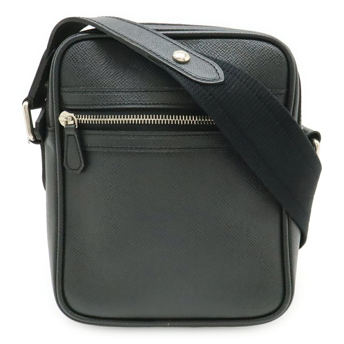 LOUIS VUITTON Louis Vuitton Taiga Dimitri Shoulder Bag Leather Ardoise Black M32462: --- Catalog ---Category: SizeWeight: 610g / 1.34lb.Size (HxWxD): 22cm x 17.5cm x 6cm / 8.66'' x 6.88'' x 2.36''Strap Length: 159cm / 62.59''Category: DesignType: Shoulder bagColor: ArdoiseGender: MenM