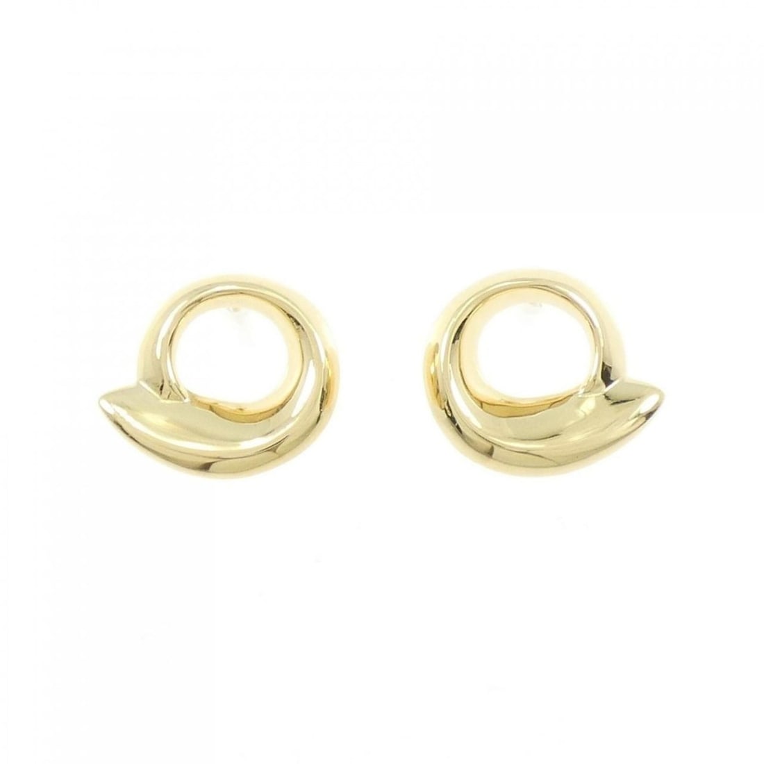 Tiffany Fish Earrings: --- Catalog ---Category: SizeSize (HxWxD): 15.50mm x 17.90mm / 0.61'' x 0.70''Category: DesignType: Stud earringsGender: WomenMaterial: Yellow gold (18K)Category: GeneralBrand: Tiffany--- Item List