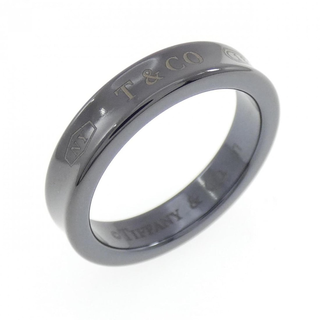 Tiffany & Co. 1837 Narrow Ring: --- Catalog ---Category: SizeJP Size: 10.0US Size: 5.5Category: DesignType: Band ringGender: WomenMaterial: TitaniumCategory: GeneralBrand: Tiffany--- Item List ---Section: ConditionRanking: Rank A