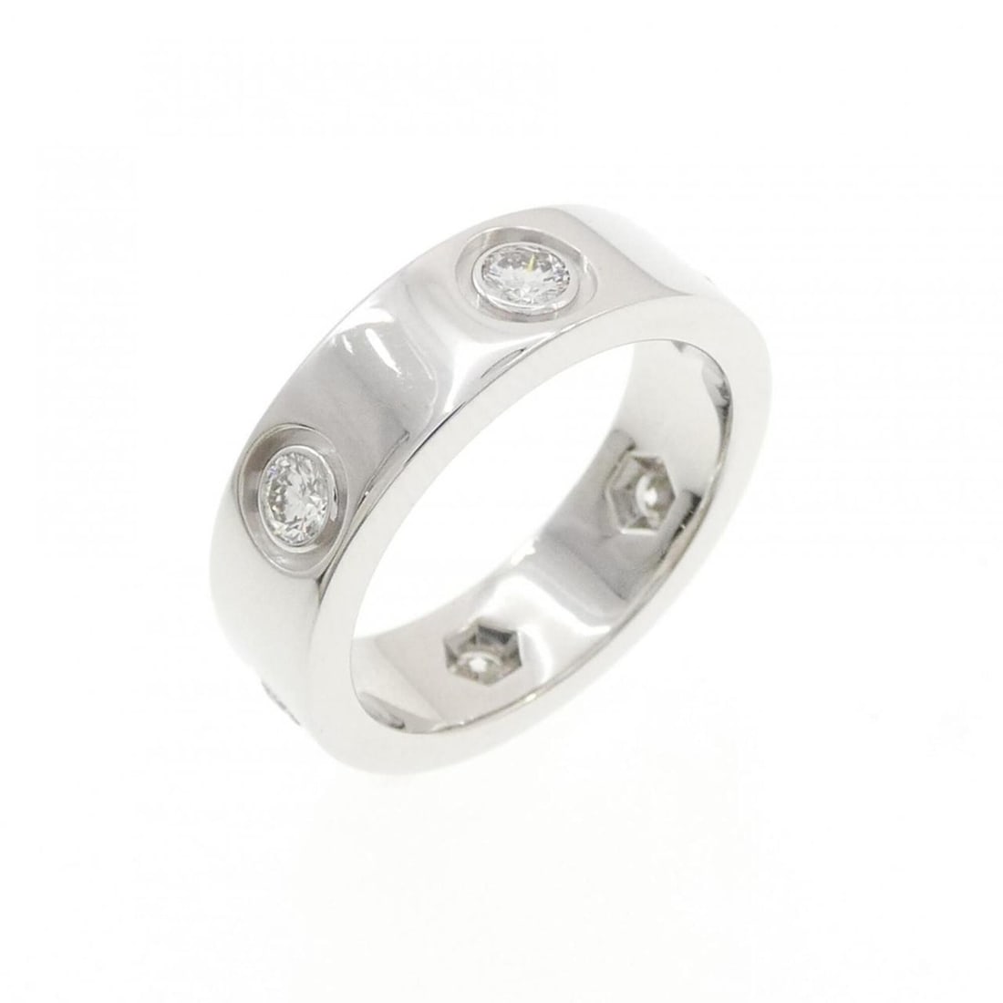 Cartier Love Full Diamond Ring: --- Catalog ---Category: SizeWidth: 5.2mm / 0.2''Weight: 7.6g / 0.26oz.JP Size: 8US Size: 4.5Category: DesignType: Band ringStone: DiamondGender: WomenMaterial: White gold (18K)Category: GeneralLine: