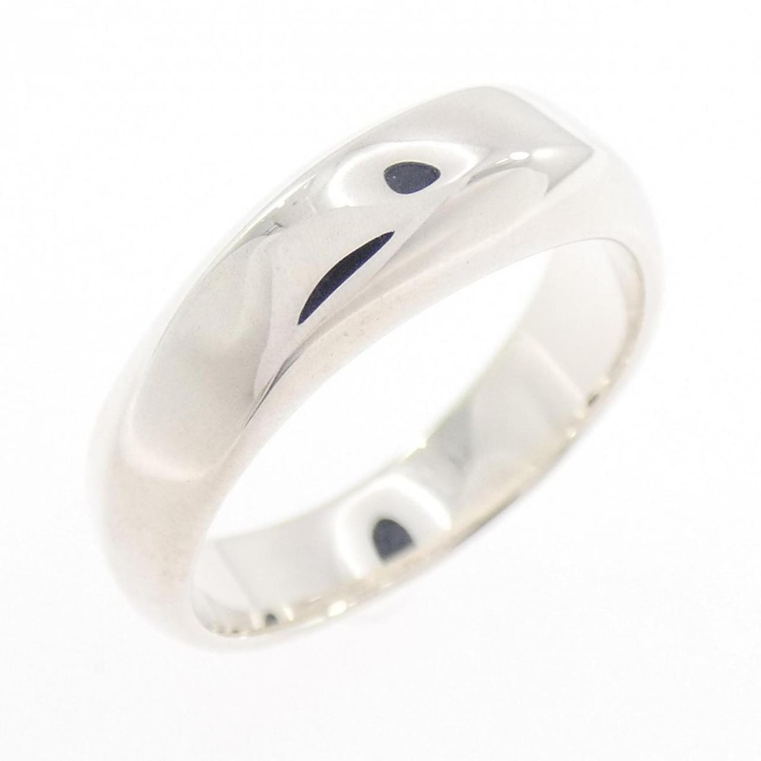 Tiffany Twist Ring: --- Catalog ---Category: SizeWidth: 5.2mm / 0.2''Weight: 3.9g / 0.13oz.JP Size: 11US Size: 6Category: DesignType: Band ringGender: WomenMaterial: Silver 925Category: GeneralBrand: Tiffany--- Item