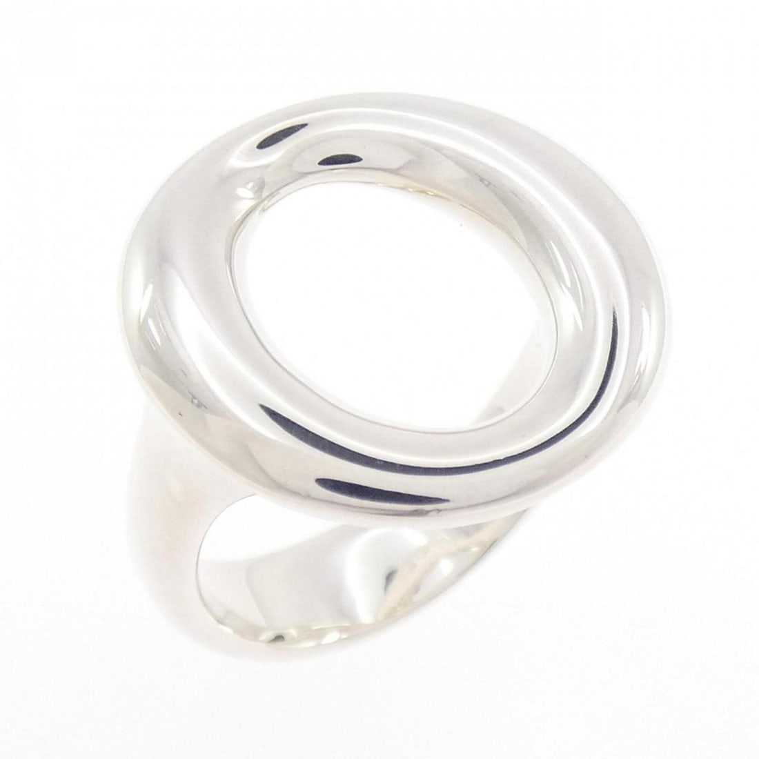 Tiffany Sebiana Ring: --- Catalog ---Category: SizeJP Size: 14US Size: 7Category: DesignType: Band ringColor: SilverGender: WomenMaterial: Silver 925Category: GeneralBrand: Tiffany--- Item List ---Section: