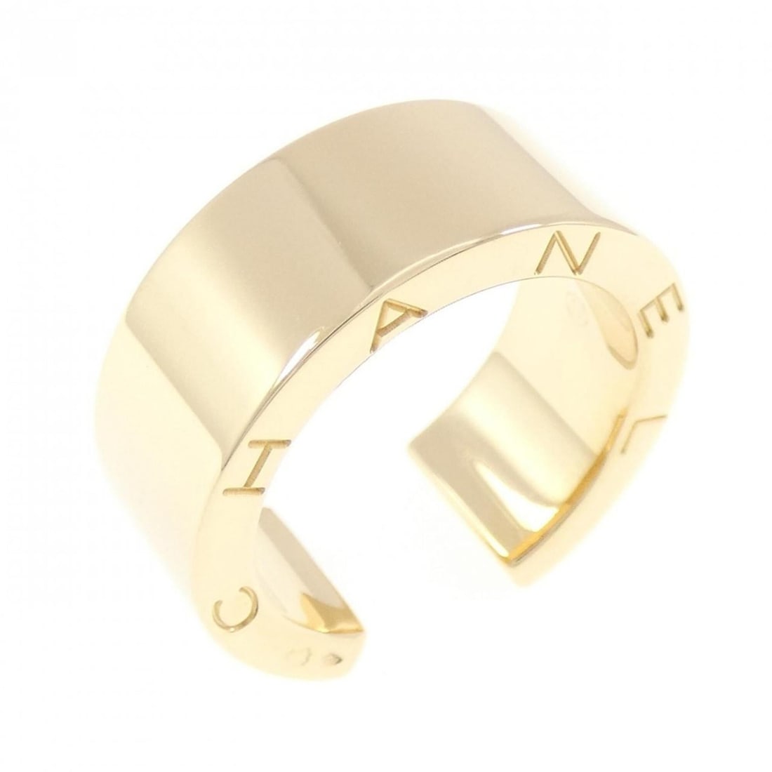 Chanel C Signature Large Ring: --- Catalog ---Category: SizeJP Size: 10.5US Size: 5.5Category: DesignType: Band ringGender: WomenMaterial: Yellow gold (18K)Category: GeneralBrand: Chanel--- Item List ---Section: ConditionRanking: R