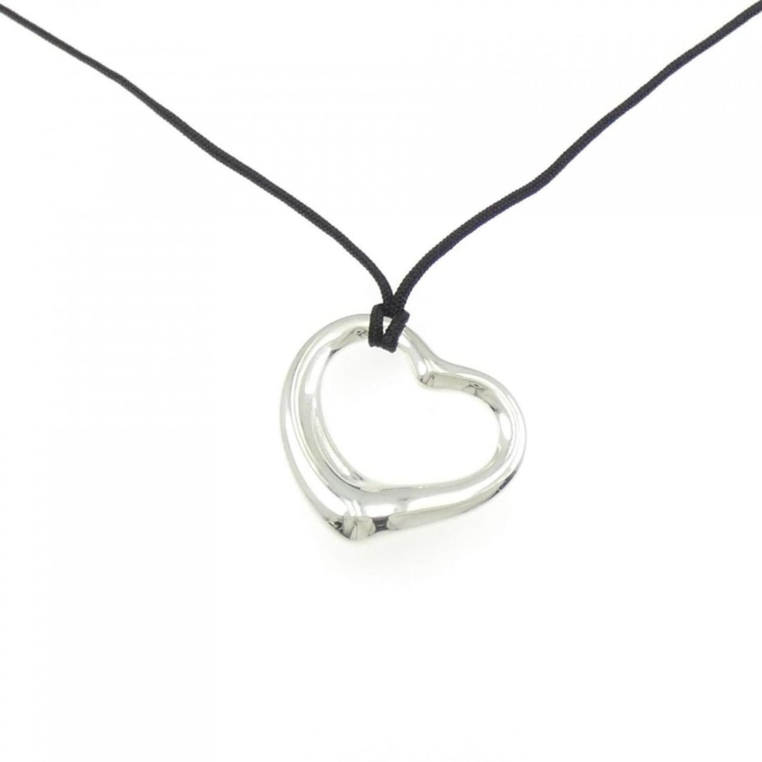 Tiffany Open Heart Necklace: --- Catalog ---Category: SizeWidth: 1.4mm / 0.06''Weight: 15.9g / 0.56oz.Pendant Size: 35.2mm x 33.7mm / 1.38'' x 1.32''Neck Circumference: 44 cm / 17.32''Category: DesignGender: WomenMaterial: