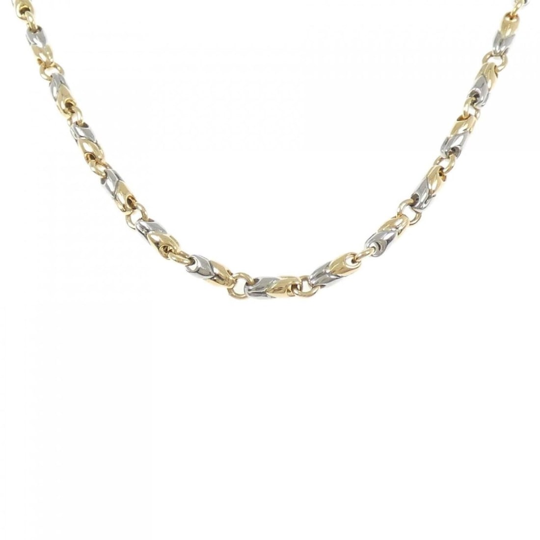 Bvlgari Passo Doppio Necklace: --- Catalog ---Category: SizeNeck Circumference: 41 cm / 16.14''Category: DesignGender: WomenMaterial: Stainless steel, Yellow gold (18K)Necklace Type: NecklaceCategory: GeneralBrand: Bvlgari--- Item