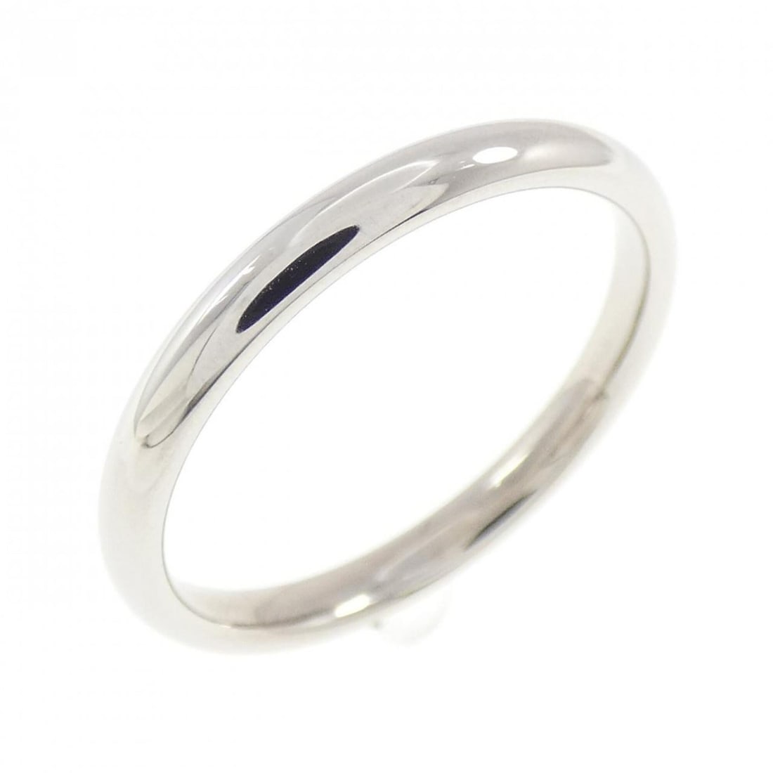 Chanel wedding ring: --- Catalog ---Category: SizeUS Size: 8Brand Size: 56Category: DesignType: Band ringMaterial: Platinum 950Category: GeneralBrand: Chanel--- Item List ---Section: ConditionRanking: Rank A Used - A few